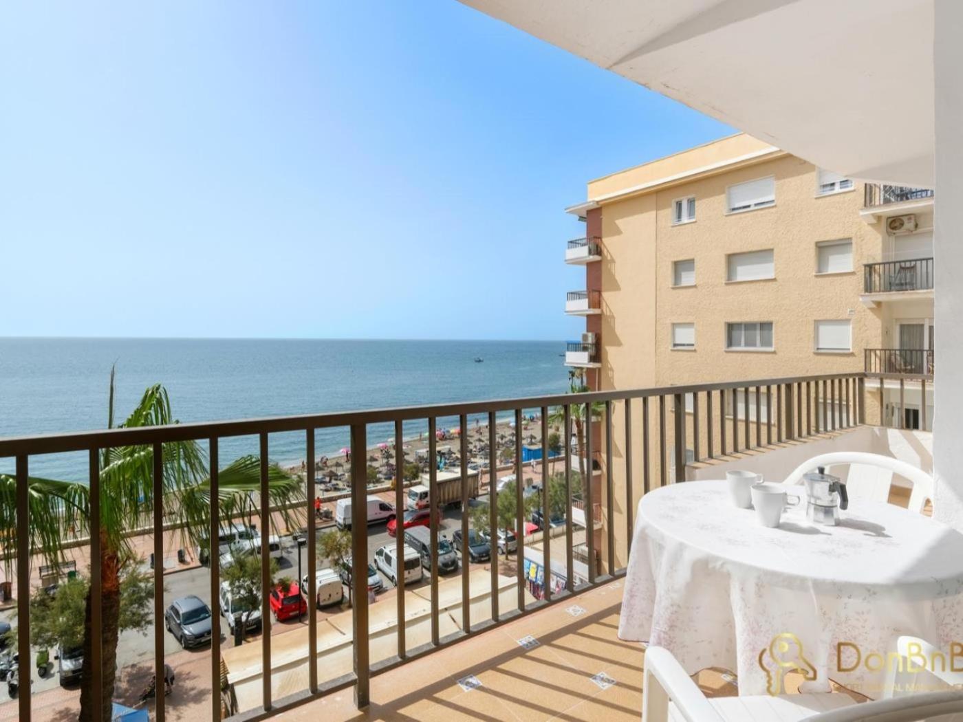 Apartamento Con Piscina En La Primera Linea De Playa De ฟูเอนฮิโรลา ห้อง รูปภาพ