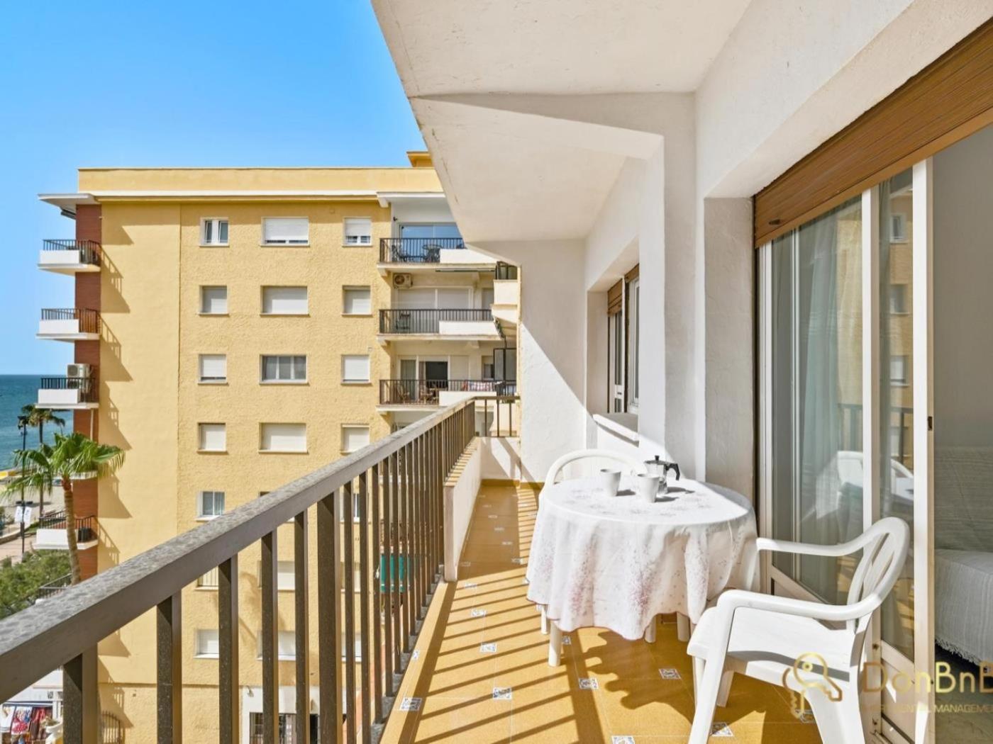 Apartamento Con Piscina En La Primera Linea De Playa De ฟูเอนฮิโรลา ห้อง รูปภาพ