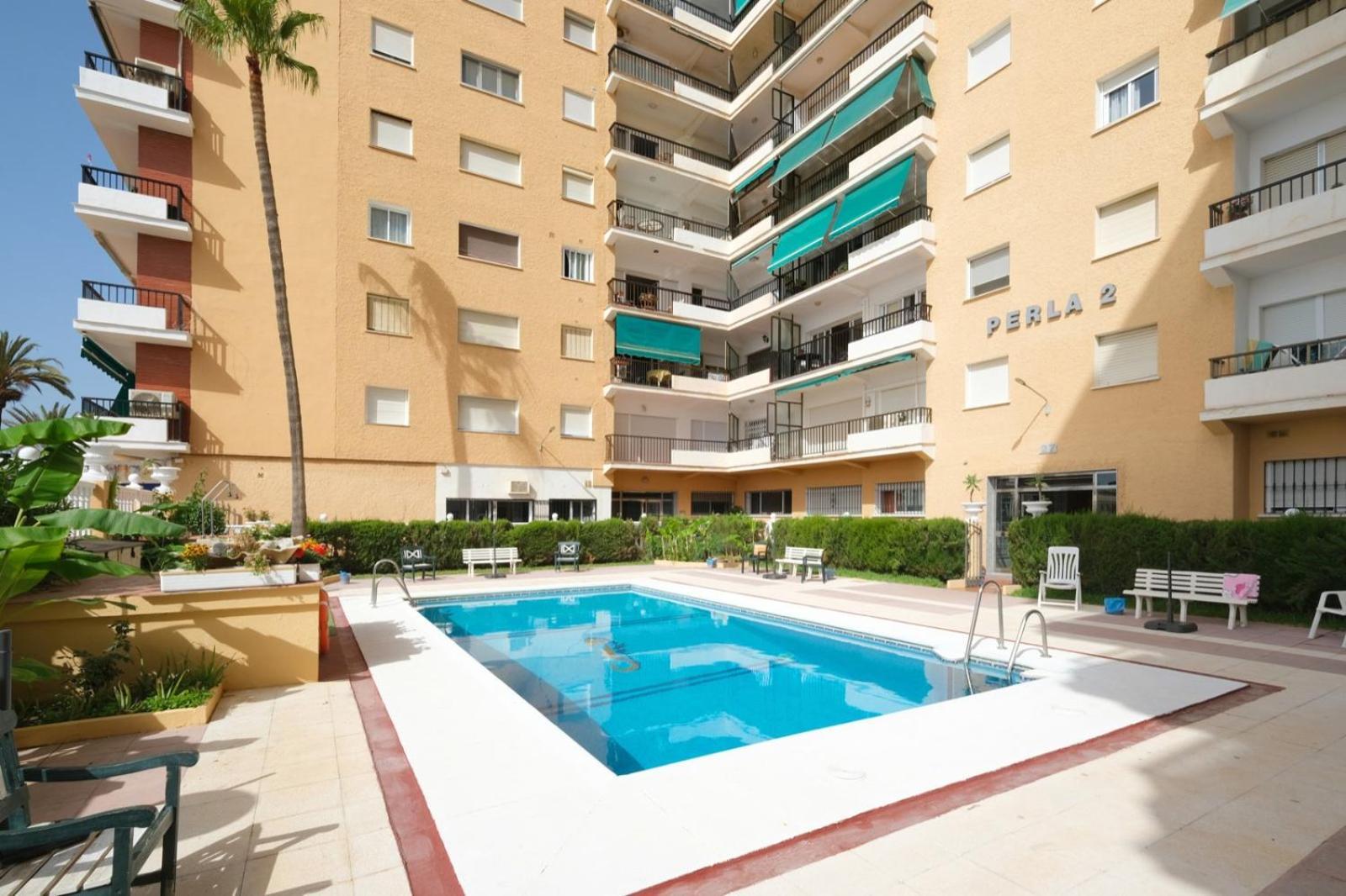 Apartamento Con Piscina En La Primera Linea De Playa De ฟูเอนฮิโรลา ภายนอก รูปภาพ