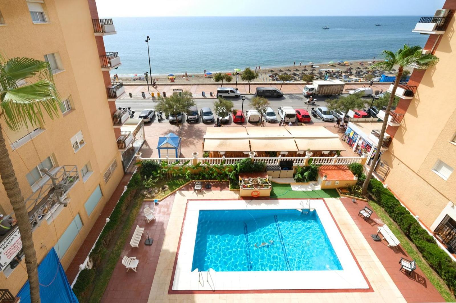 Apartamento Con Piscina En La Primera Linea De Playa De ฟูเอนฮิโรลา ภายนอก รูปภาพ