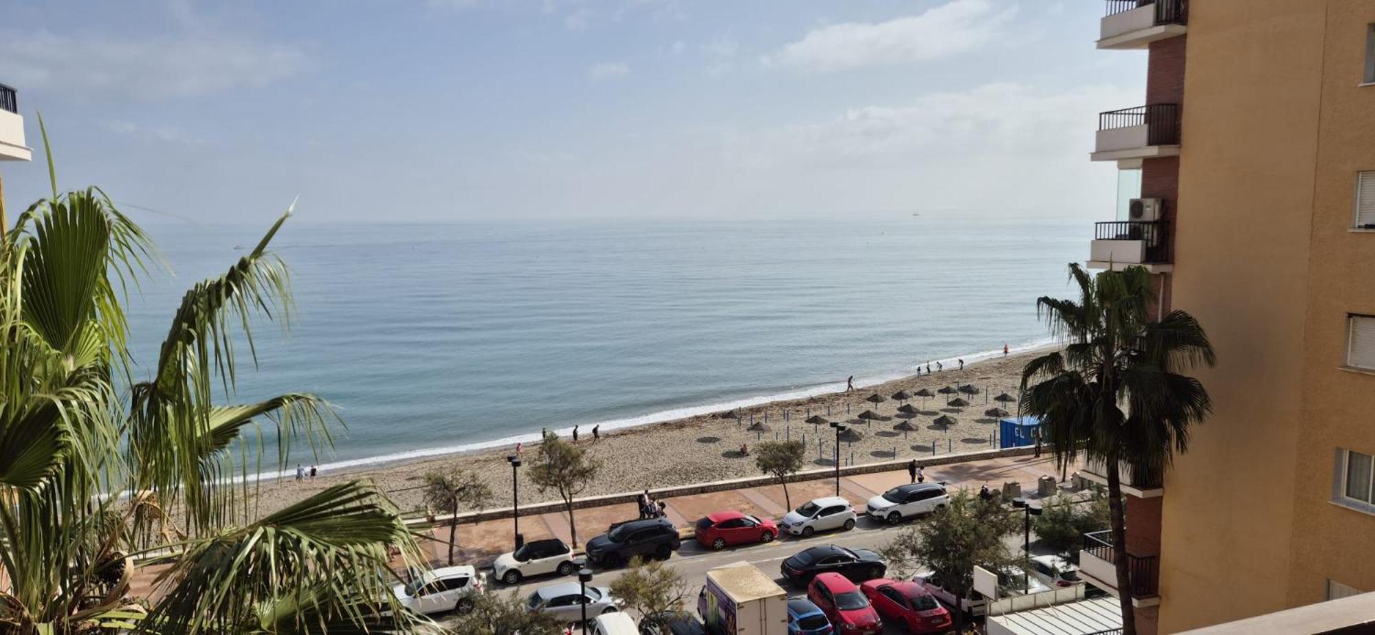 Apartamento Con Piscina En La Primera Linea De Playa De ฟูเอนฮิโรลา ภายนอก รูปภาพ