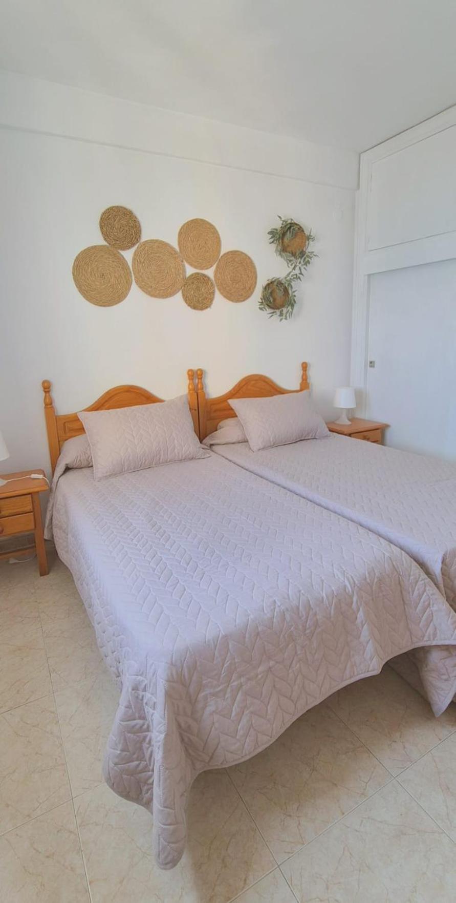 Apartamento Con Piscina En La Primera Linea De Playa De ฟูเอนฮิโรลา ภายนอก รูปภาพ